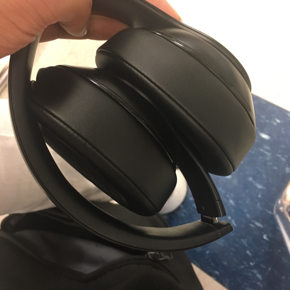 Beats studio 2s - Picture 2 of 3